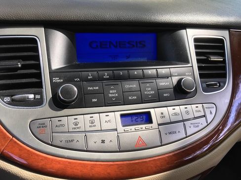 Used 2013 Hyundai Genesis 3.8 image 20