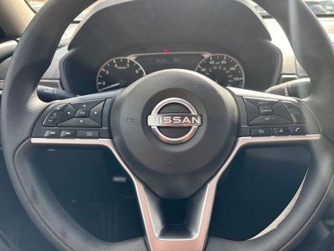 Used 2024 Nissan Altima 2.5 SV image 28