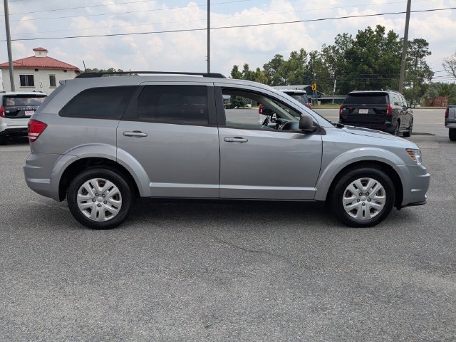Used 2020 Dodge Journey SE w/ SE Popular Equipment Group FWD image 3