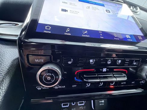 Used 2024 Jeep Grand Cherokee L Overland w/ Trailer Tow Package image 17