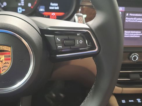 New 2026 Porsche Macan image 18