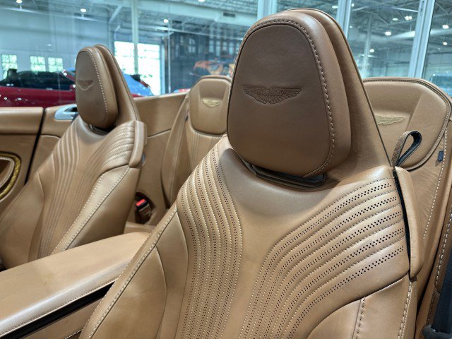 Used 2019 Aston Martin DB11 Volante RWD image 57