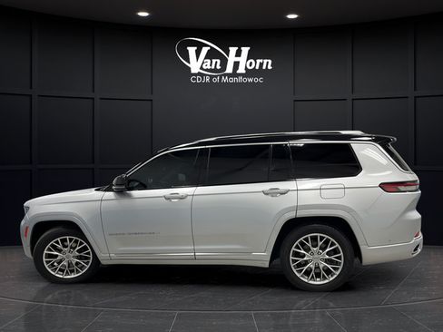 Used 2023 Jeep Grand Cherokee L Summit w/ Advanced Protech Group IV AWD/4WD image 4