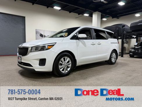 Used 2016 Kia Sedona LX FWD image 1