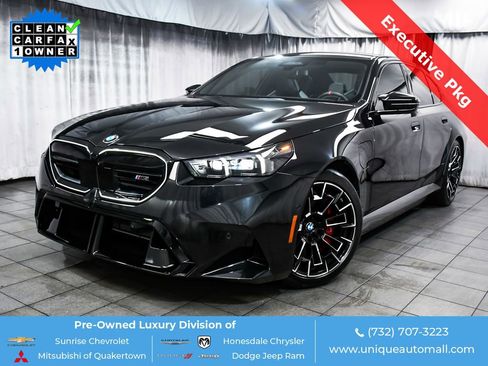 Used 2025 BMW M5 w/ Executive Package AWD/4WD image 1