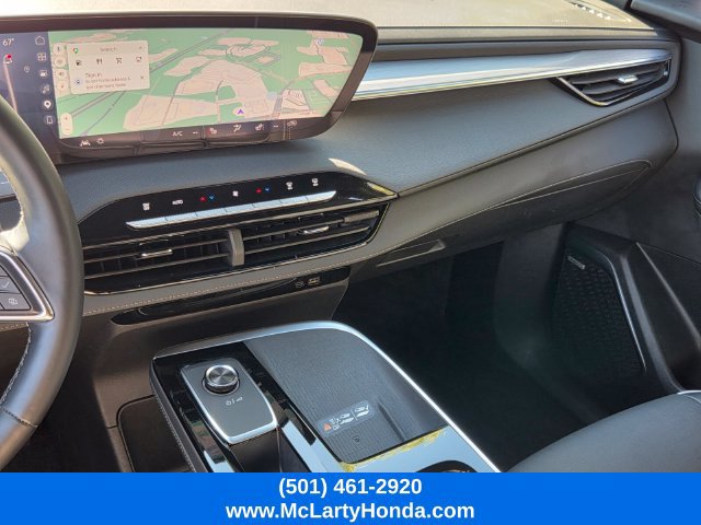 Used 2025 Buick Enclave Preferred FWD image 28
