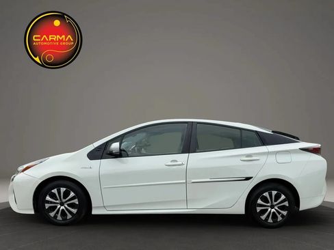 Used 2016 Toyota Prius Four w/ Protection Package FWD image 2