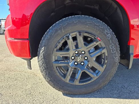 New 2026 Chevrolet Silverado 1500 Custom w/ LPO, Dark Essentials Package AWD/4WD image 9