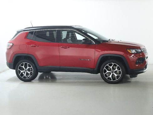 Used 2025 Jeep Compass Limited AWD/4WD image 11