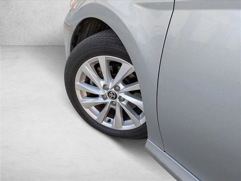 Certified 2022 Toyota Camry LE image 10