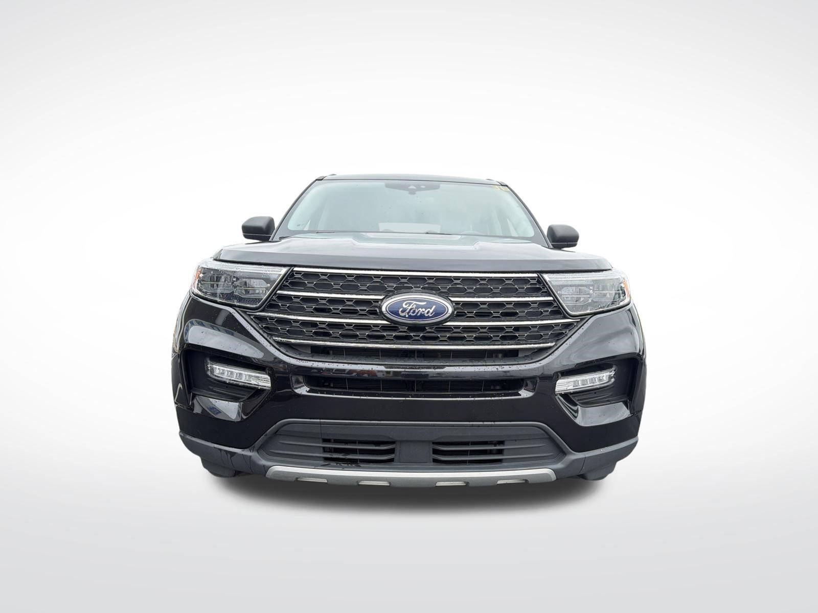 Used 2024 Ford Explorer XLT w/ Equipment Group 202A AWD/4WD image 46