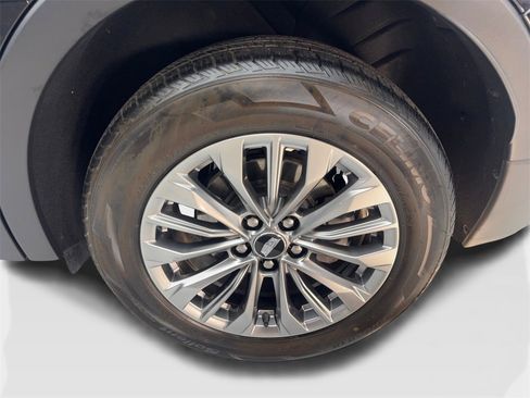 Used 2024 Cadillac XT4 Premium Luxury image 90