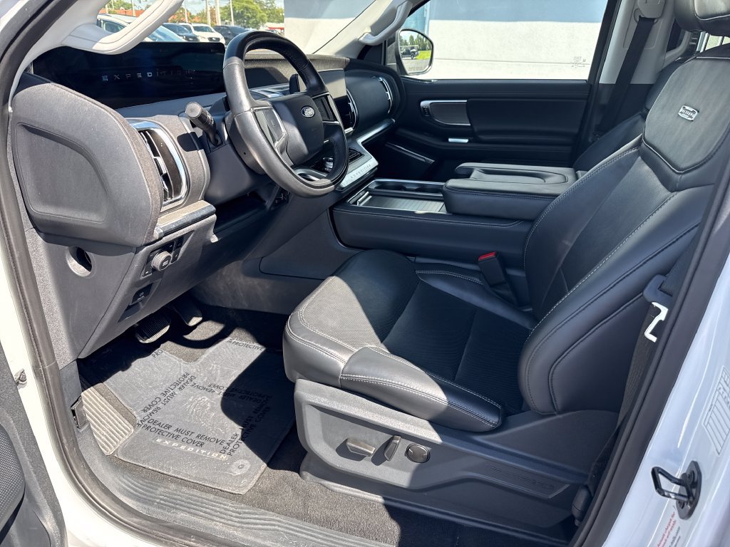 Used 2025 Ford Expedition Max Platinum AWD/4WD image 19