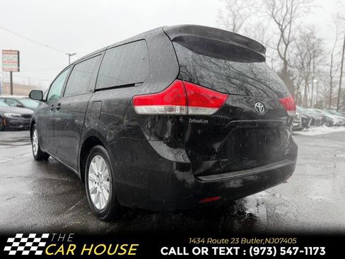Used 2013 Toyota Sienna XLE image 8