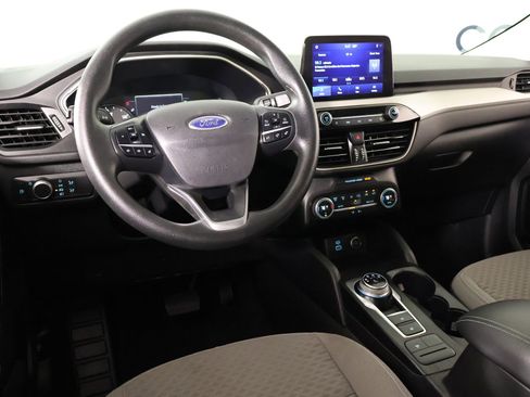 Used 2021 Ford Escape SE image 2