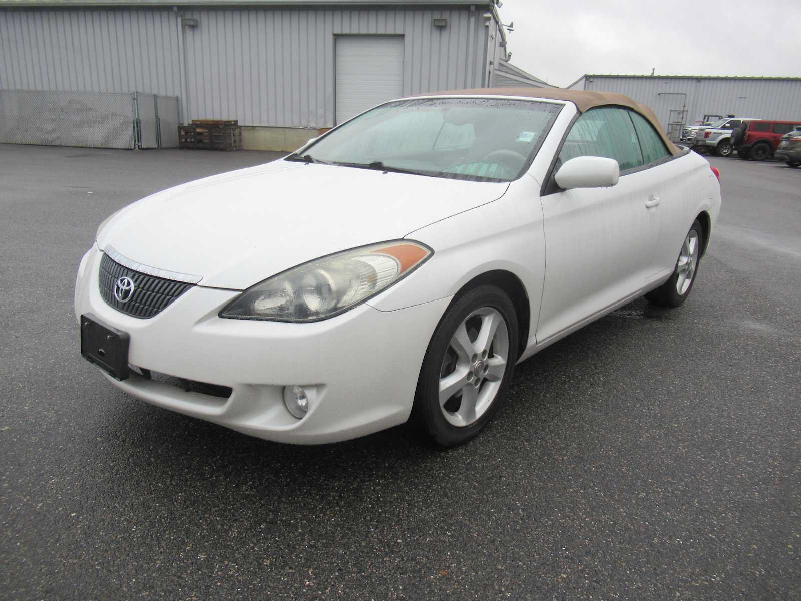 Used 2005 Toyota Solara SLE FWD image 1