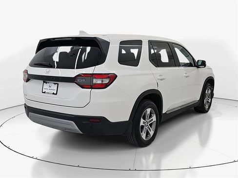 Certified 2024 Honda Pilot EX-L image 6