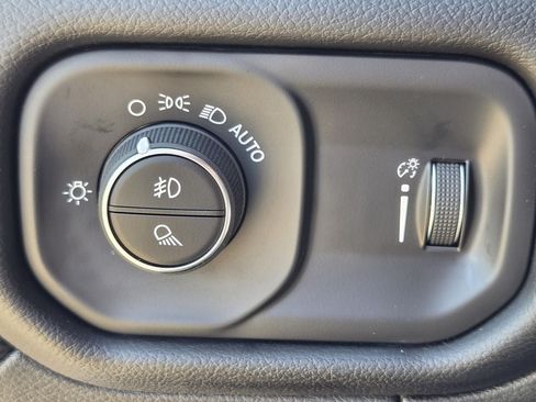 Used 2024 RAM 2500 Big Horn AWD/4WD image 24