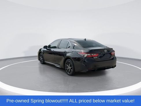 Used 2022 Toyota Camry SE w/ Convenience Package FWD image 6