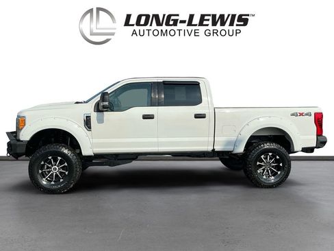 Used 2017 Ford F250 XLT image 2