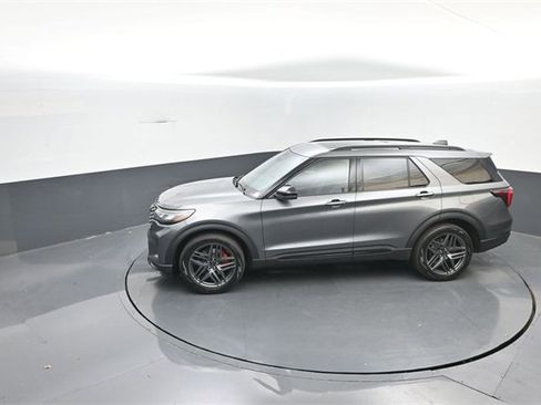 New 2026 Ford Explorer ST image 21