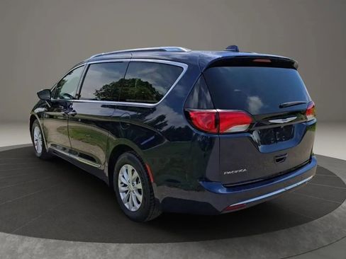 Used 2018 Chrysler Pacifica Touring-L w/ Advanced Safetytec Group FWD image 5