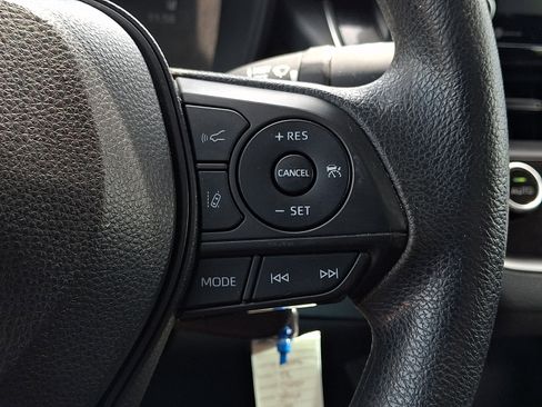 Used 2022 Toyota Corolla LE FWD image 22