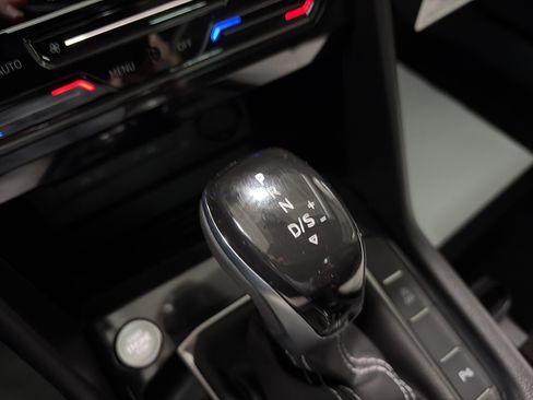 New 2026 Volkswagen Taos SE image 22