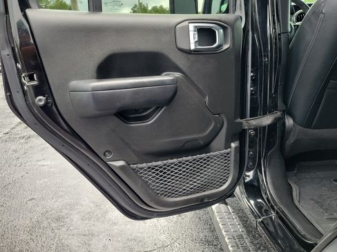 Used 2023 Jeep Wrangler Unlimited Sport AWD/4WD image 11