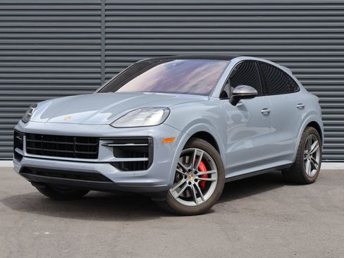 Certified 2024 Porsche Cayenne S AWD/4WD image 1
