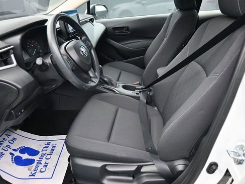 Used 2025 Toyota Corolla LE image 11
