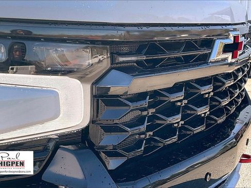 Used 2025 Chevrolet Silverado 1500 ZR2 w/ Technology Package image 28