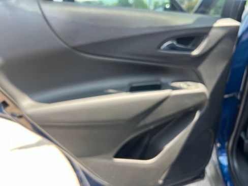 Used 2022 Chevrolet Equinox LT AWD/4WD image 16
