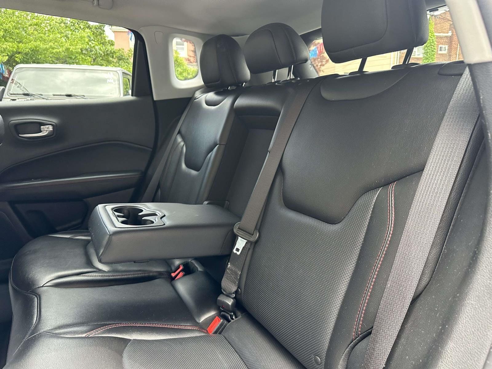 Certified 2018 Jeep Compass Trailhawk w/ Leather Interior Group AWD/4WD image 17