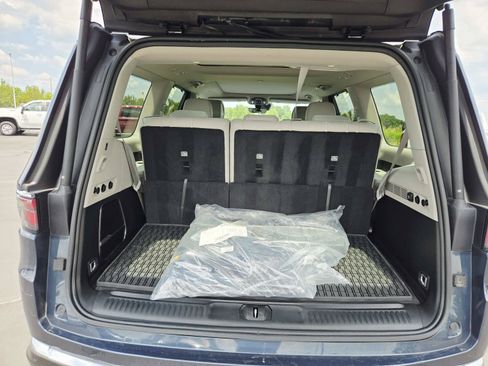Used 2024 Jeep Wagoneer 4WD w/ Premium Group I image 17