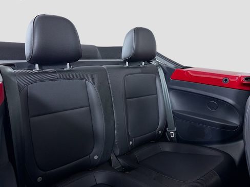 Used 2019 Volkswagen Beetle 2.0T S image 27