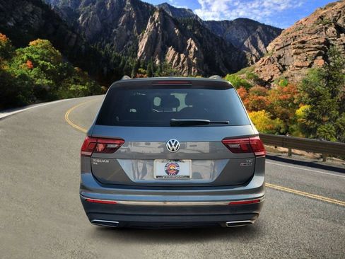 Used 2018 Volkswagen Tiguan SE w/ Panoramic Sunroof Package AWD/4WD image 4