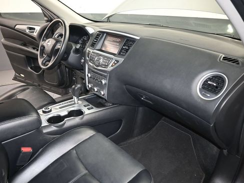 Used 2019 Nissan Pathfinder SL AWD/4WD image 30