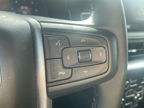 Used 2024 GMC Yukon SLT w/ SLT Luxury Package AWD/4WD image 21