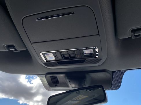 Certified 2025 Ford F350 Lariat w/ Camper Package image 19