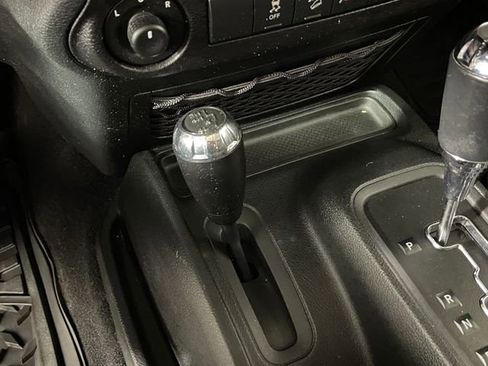 Used 2017 Jeep Wrangler Unlimited Sport w/ Quick Order Package 24S AWD/4WD image 9