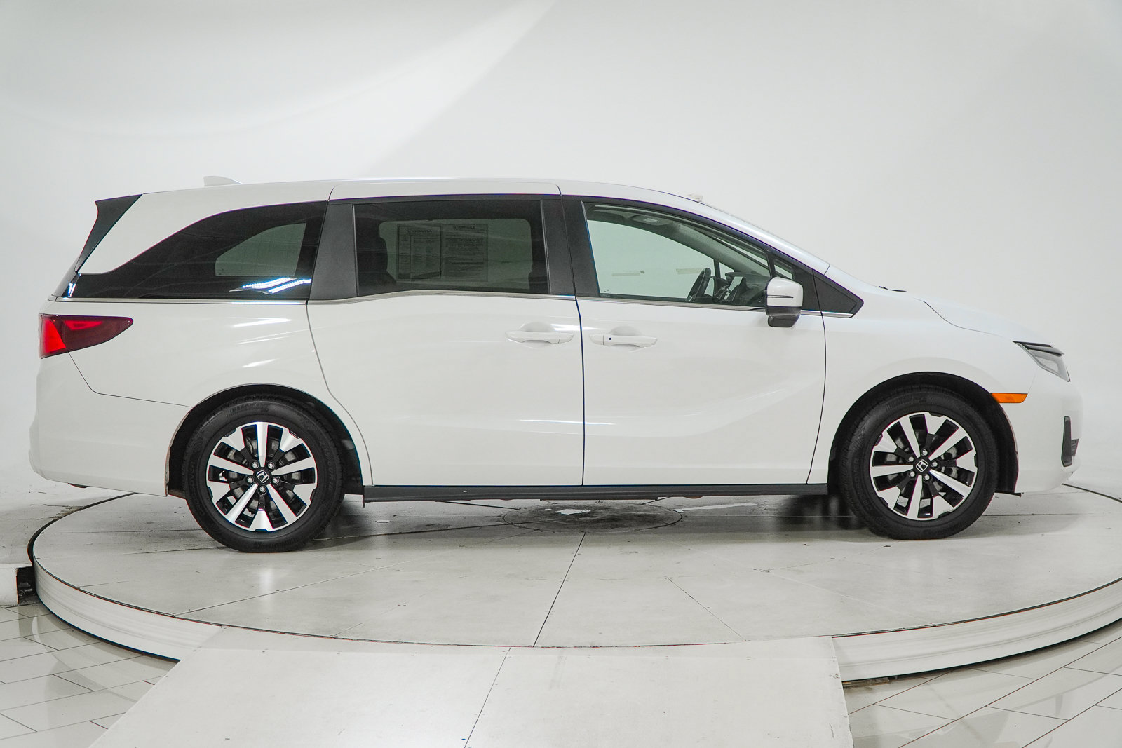 Used 2025 Honda Odyssey EX-L image 14