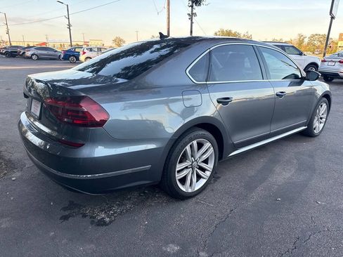 Used 2017 Volkswagen Passat 1.8T SE FWD image 6
