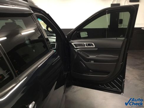 Used 2015 Ford Explorer XLT w/ Equipment Group 202A image 40