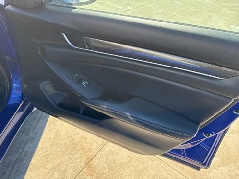 Used 2018 Honda Accord Sport image 29