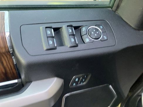 Used 2019 Ford F150 Lariat w/ Equipment Group 502A Luxury image 10