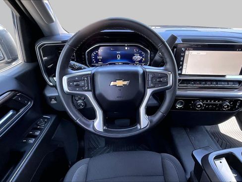 Used 2023 Chevrolet Silverado 1500 LT w/ Z71 Off-Road Package AWD/4WD image 6