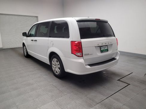 Used 2019 Dodge Grand Caravan SE w/ UConnect Hands-Free Group image 5