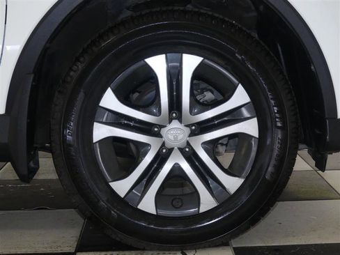 Used 2017 Toyota RAV4 LE image 28