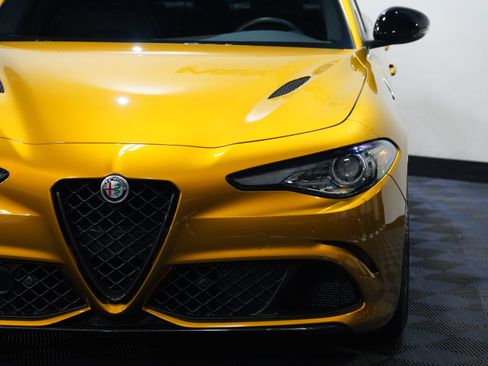 Used 2022 Alfa Romeo Giulia Quadrifoglio w/ Active Assist Plus Package RWD image 10